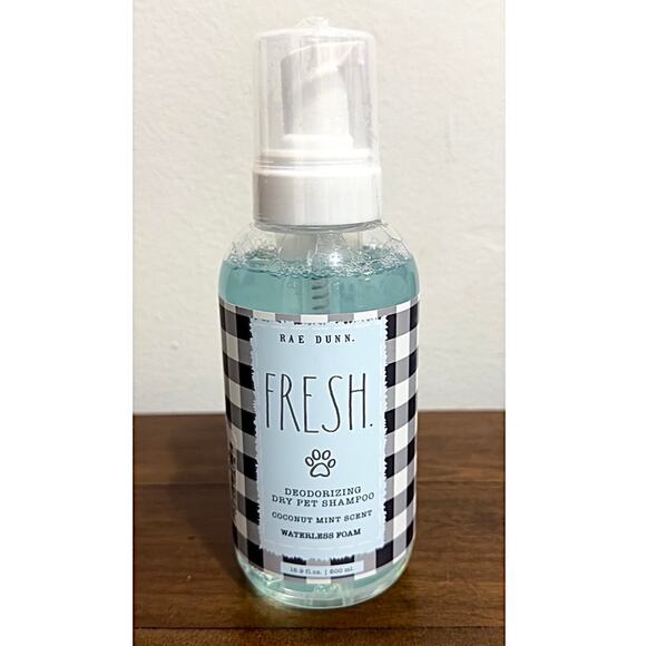 NWT: Rae Dunn - Fresh, Waterless, Foaming, Dry Shampoo fpr Dogs (16.9 fl oz.) - Picture 1 of 3